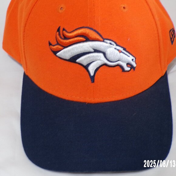 DENVER BRONCOS NEW ERA ( 9FORTY ) NFL ADJUSTABLE CAP/HAT - Picture 2 of 12